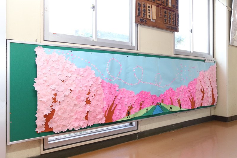 ”日本一の桜回廊”とも称される見沼用水沿いの桜並木も近い